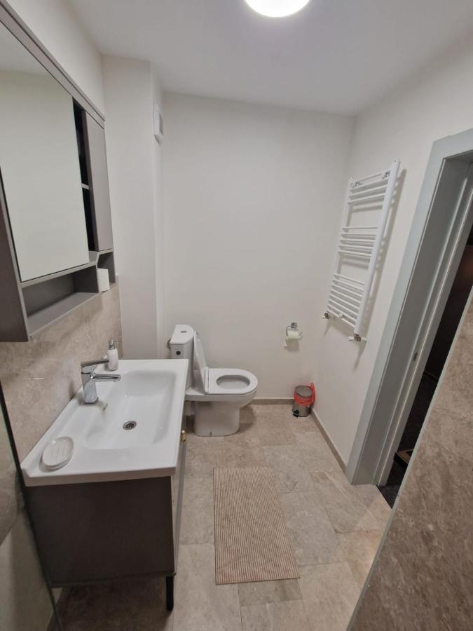 Albert Hotel Roşu Dış mekan fotoğraf