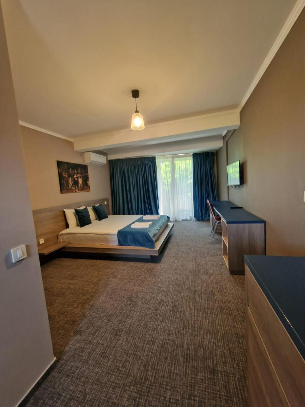 Albert Hotel Roşu Dış mekan fotoğraf