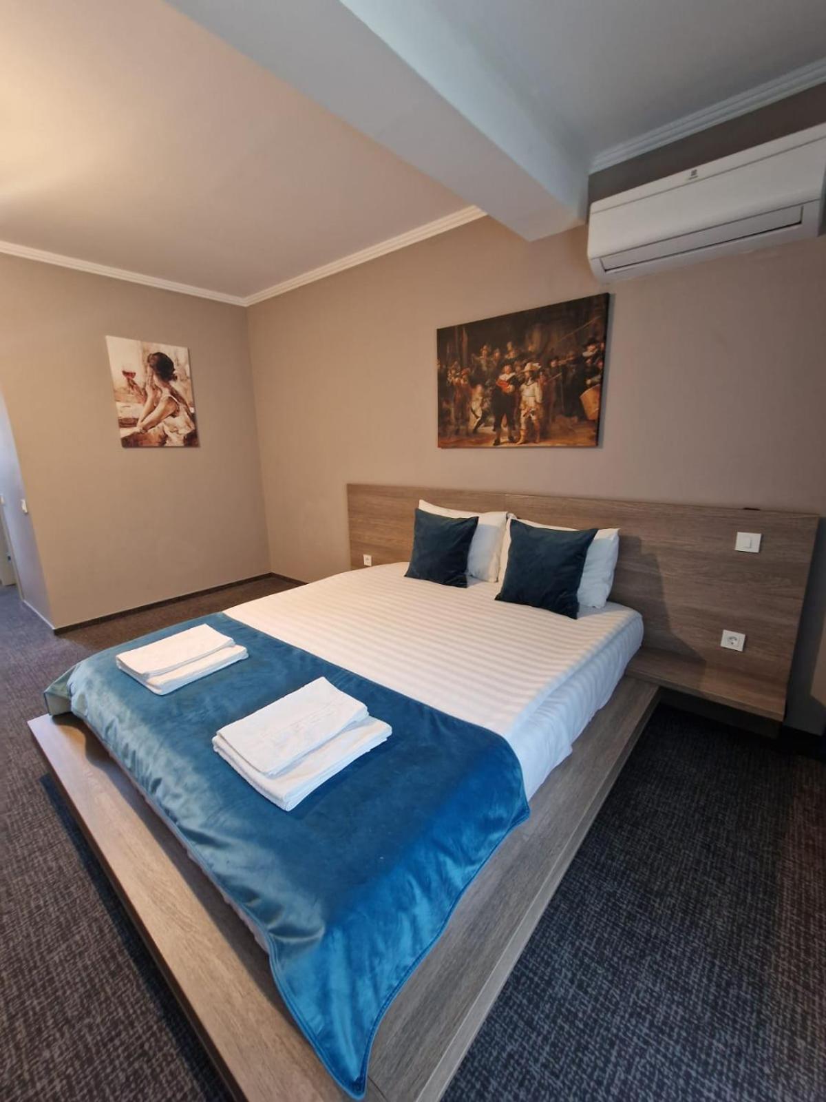 Albert Hotel Roşu Dış mekan fotoğraf