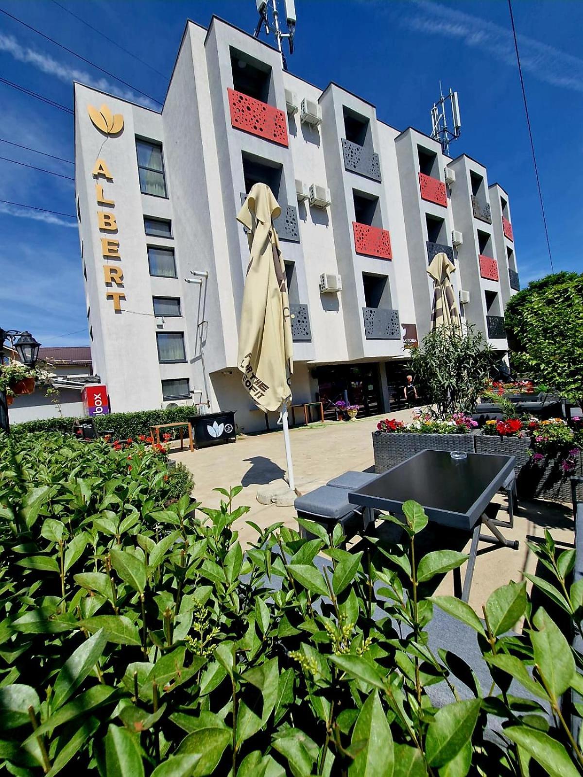 Albert Hotel Roşu Dış mekan fotoğraf